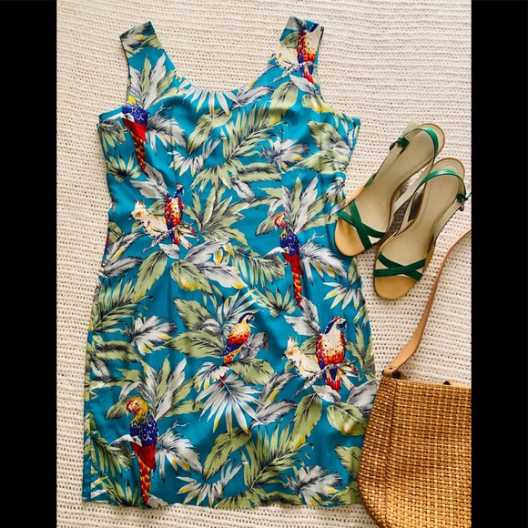 Paradise Found Dresses & Skirts - Hawaiian vibes vintage dress super cute !!!🦜